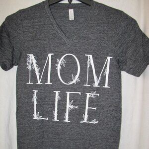 New - Sweetees Mom Life V-Neck T-Shirt - XS